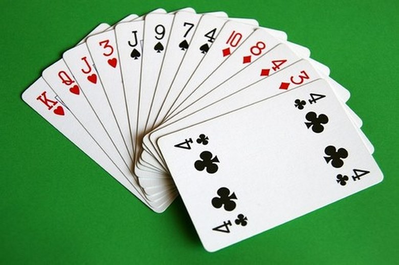 معروف ترین بازی های کارتی ایرانی کدامند؟