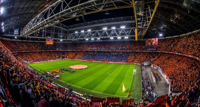 استادیوم آمستردام آرنا کجا قرار دارد؟